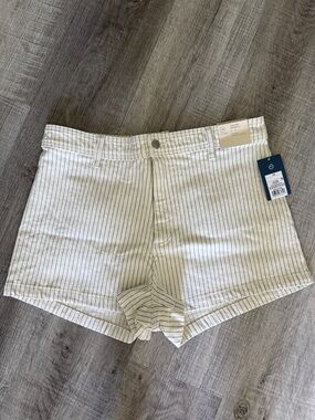 Universal Thread High-Waist Pinstripe Shorts — White with Blue  Stripes
